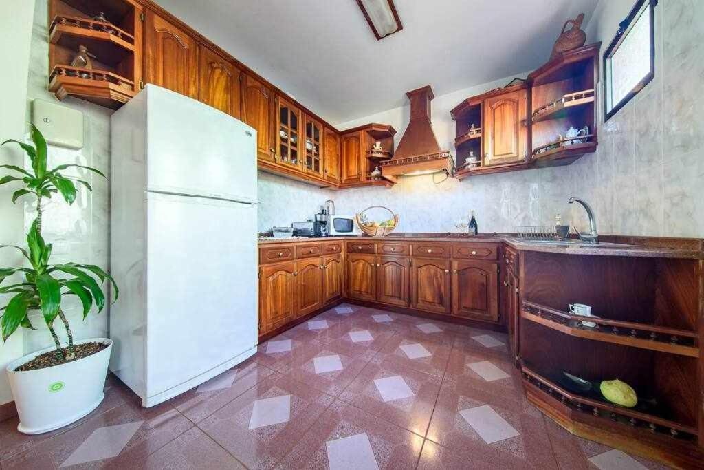 Lombo Cesteiro Guesthouse Tabua  エクステリア 写真